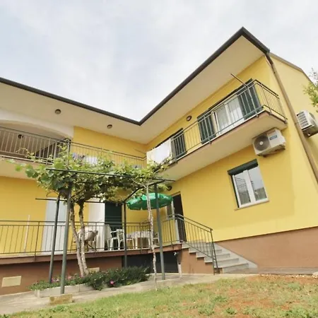 Apartment Tina *