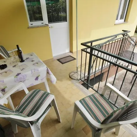 Apartment Tina